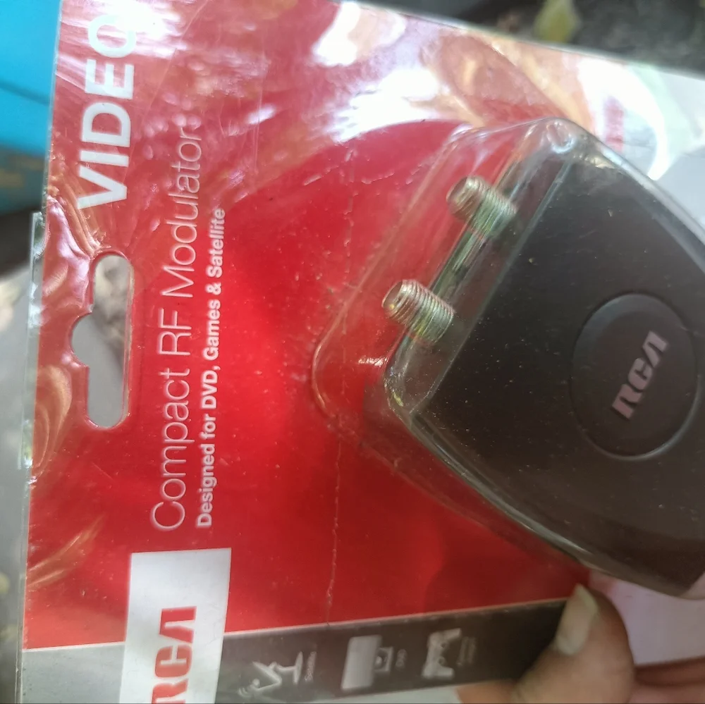 RCA Compact RF Modulator Retro Video Games DVD & Satellite CRF907A NEW